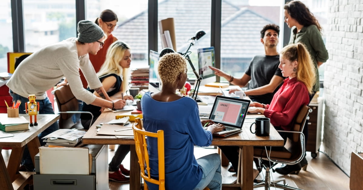 former ses collaborateurs au management