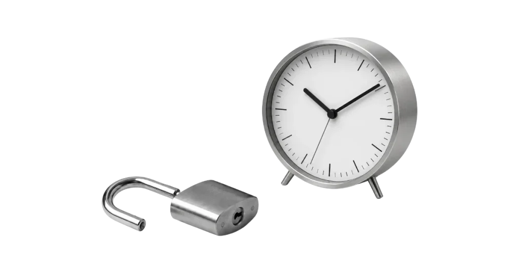 horloge et cadenas pour montrer La fin de l'heure facturée