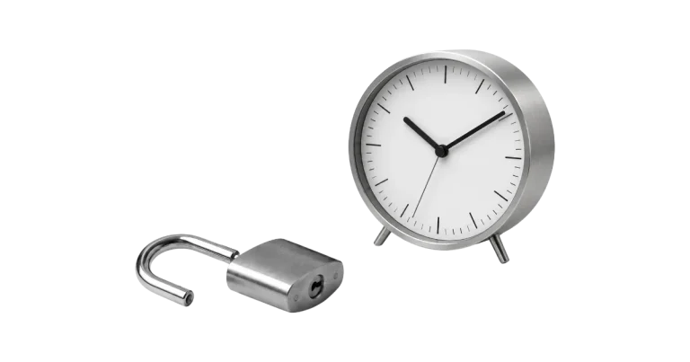 horloge et cadenas pour montrer La fin de l'heure facturée
